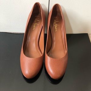 Cole Haan Peebled Brown Pump size 6